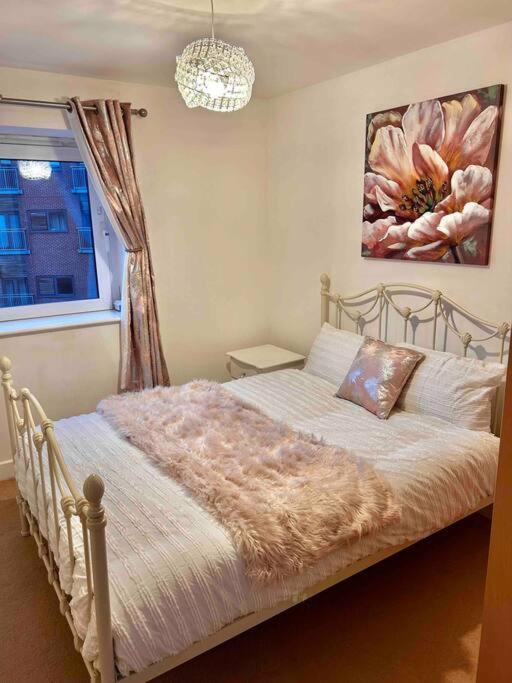 City Centre Apartment. 雷克瑟姆 外观 照片