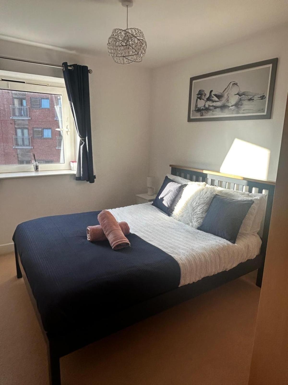 City Centre Apartment. 雷克瑟姆 外观 照片